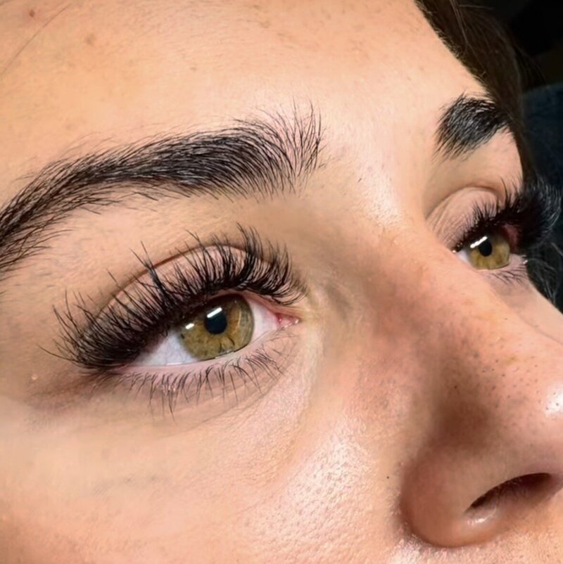 Hybrid lash set by The Vining Studio