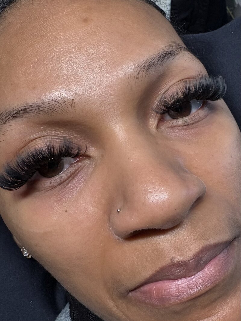 Volume lash set by The Vining Studio